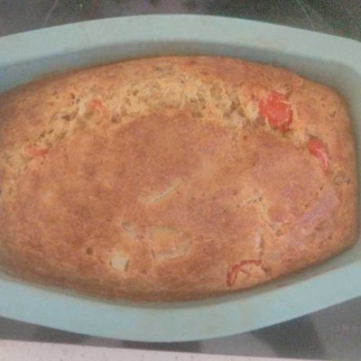 Gâteau au thon et tomates cerise