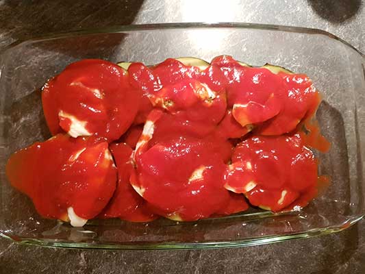 Versez le coulis de tomates