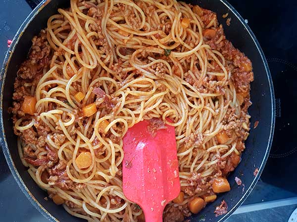 Ajouter les spaghettis 