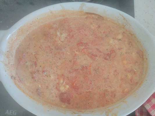 Mélangez le Boursin fondu et les tomates cuites