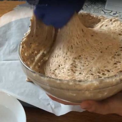 Séparer la pâte en deux (2)