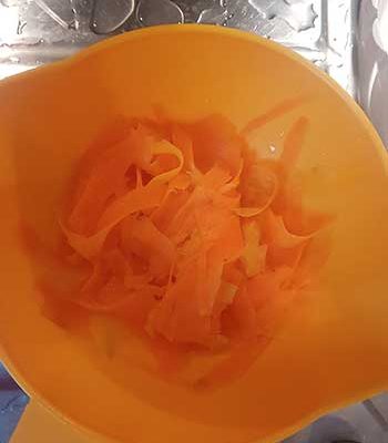 égoutter les  carottes 