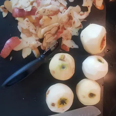 Éplucher les pommes 