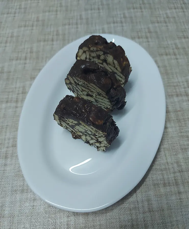Lazy Cake : Gâteau sans cuisson au chocolat et aux biscuits