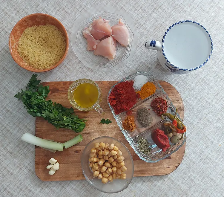 ingrédients soupe vermicelle et poulet tunisienne
