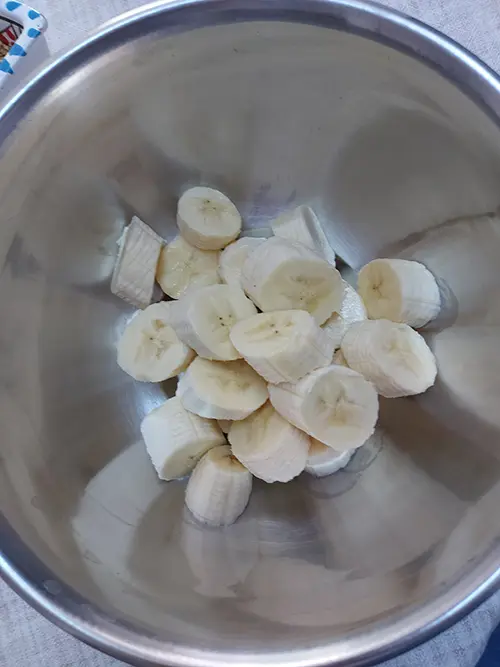 Couper les bananes.