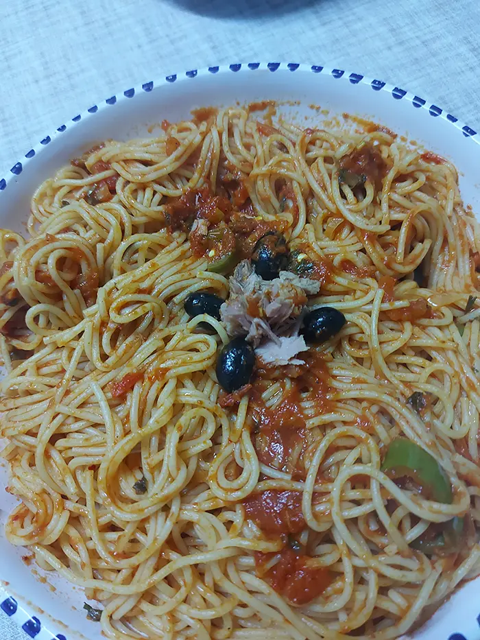 Spaghetti au thon en conserve