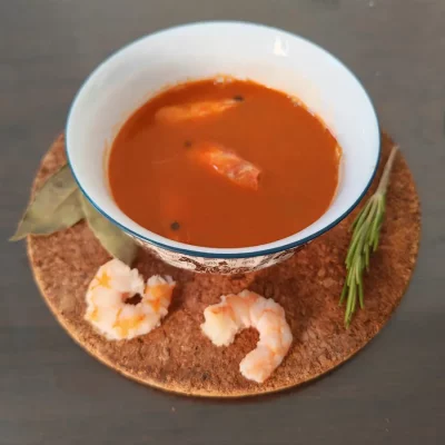 Bouillon maison avec carcasses de crevettes