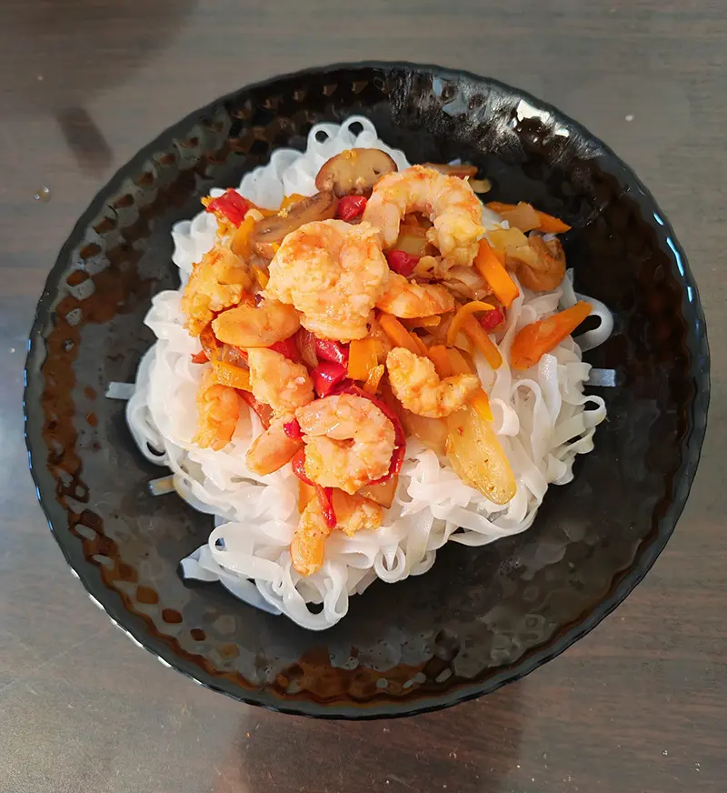 Nouilles de riz aux crevettes et légumes