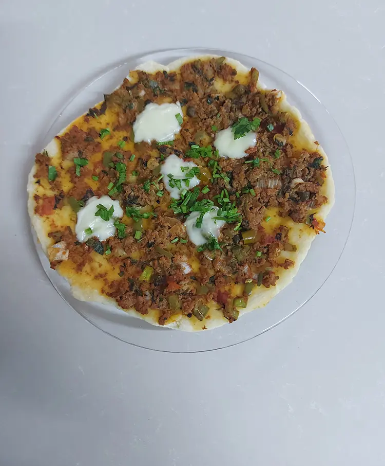 Tarte maison à la viande hachée et mozzarella, façon pizza