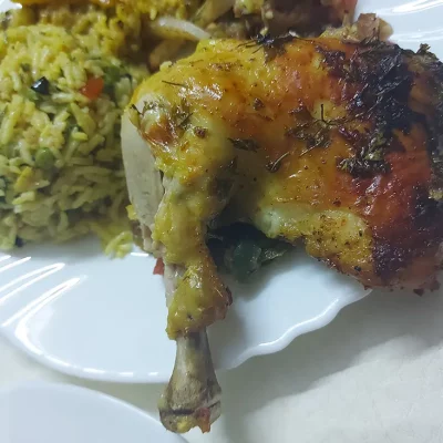 Poulet farci au riz parfumé