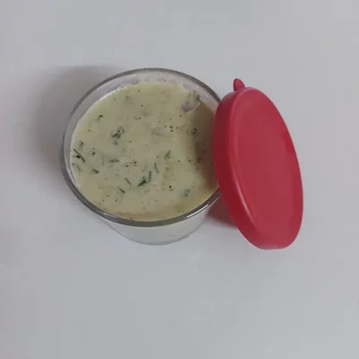 Sauce blanche maison parfumée à l’ail et au citron