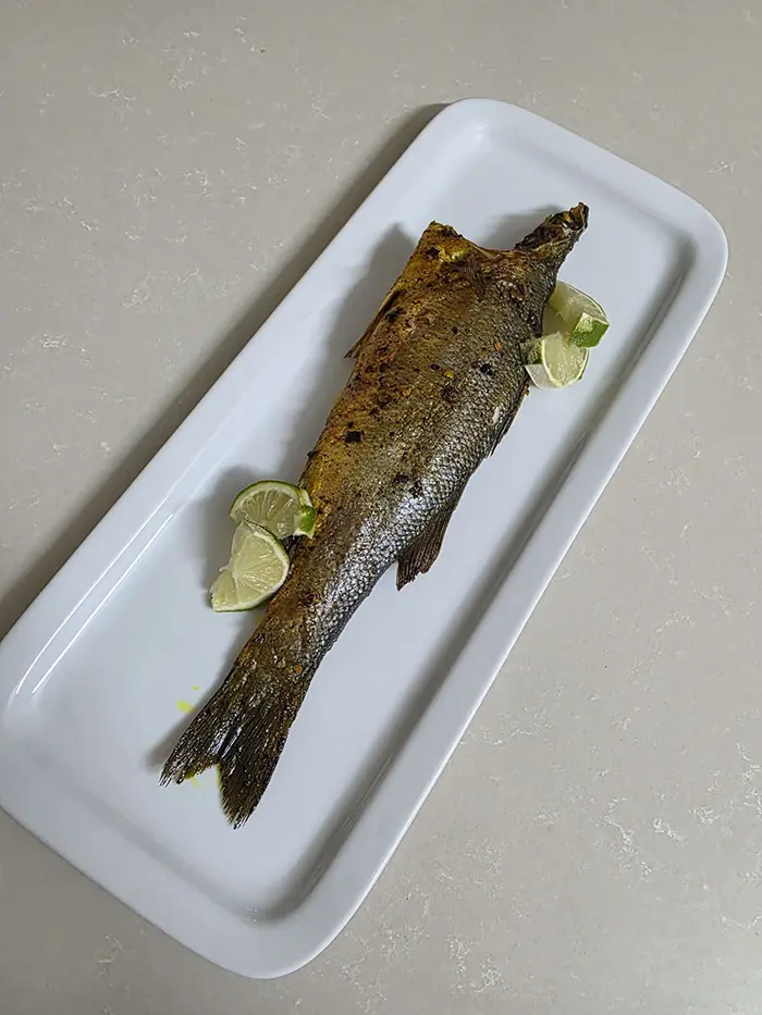 Loup de mer au four à l’huile d’olive