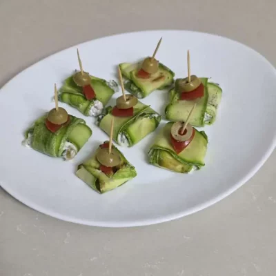 Roulés de courgettes au thon et au fromage