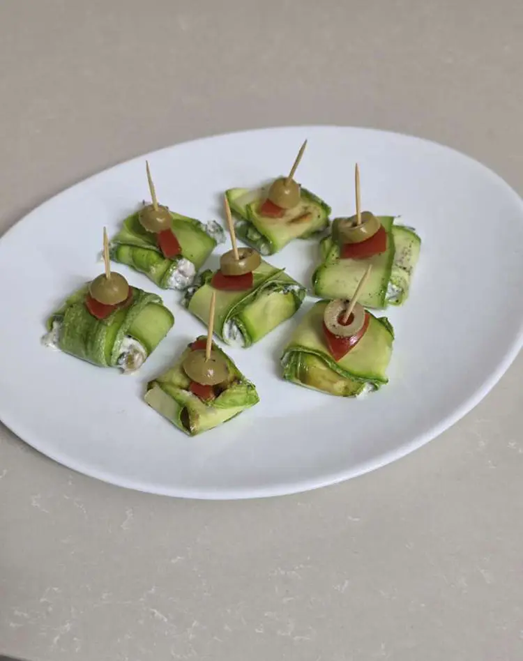 Roulés de courgettes au thon et au fromage