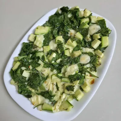 Quiche légère sans pâte aux courgettes et épinards